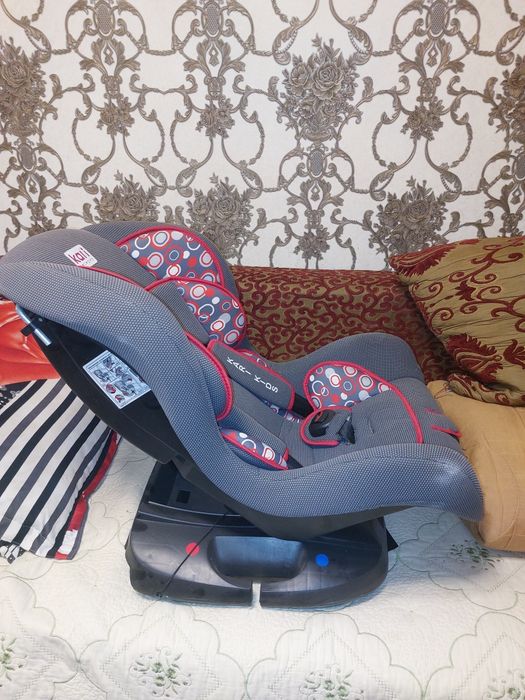 Детское кресло автомобильное  продаётся Срочно