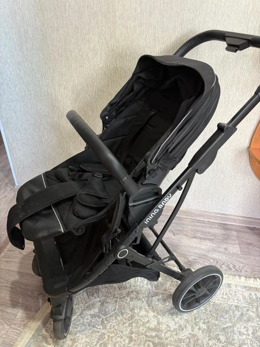 Продам коляску черная