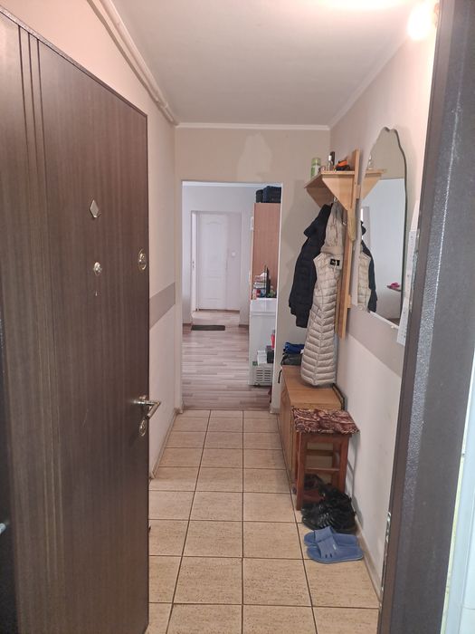 Apartament semidecomandat cu două camere