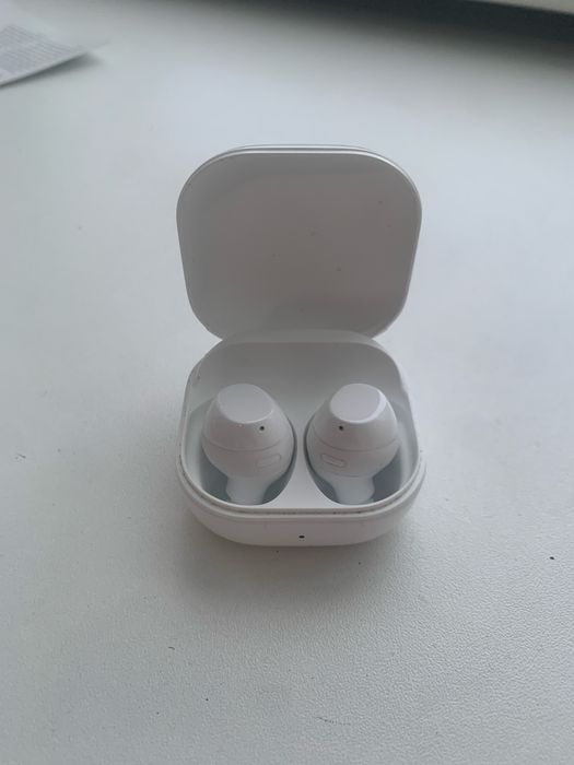 срочно продаю galaxy buds FE