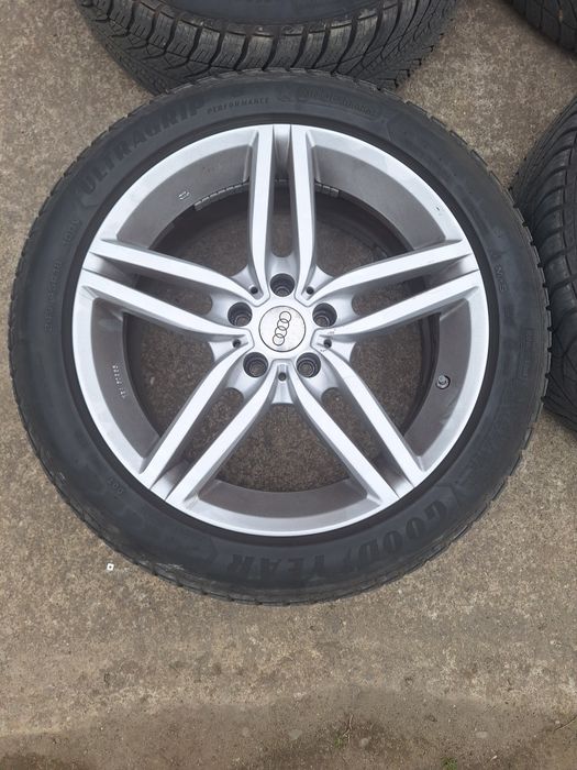 Jante aliaj 19 inch originale

Diametru inch : 17

Distanta intre prez