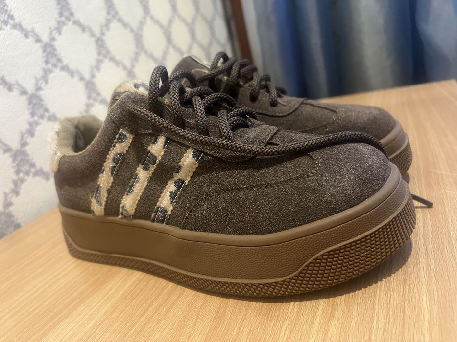 Продам кроссовки