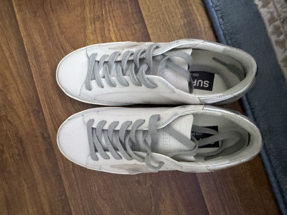 Кроссовки женские