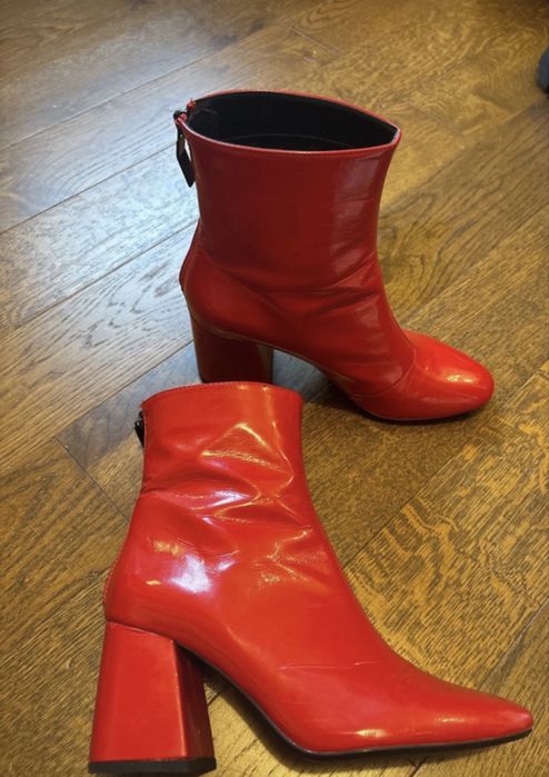 Botine Bershka ca noi