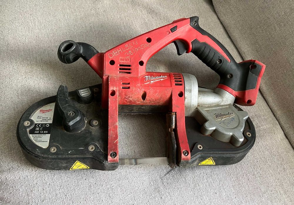 Fierastrau cu banda Milwaukee HD18BS 18V doar corp stare foarte buna