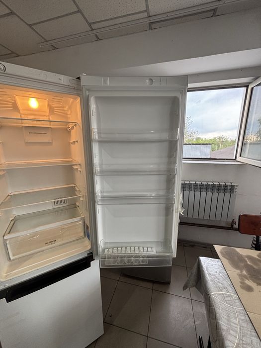 Продам холодильник индезит в отличном состоянии