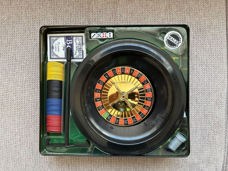 5 game set - Roulette, Poker, Black Jack, Craps, Poker Dice