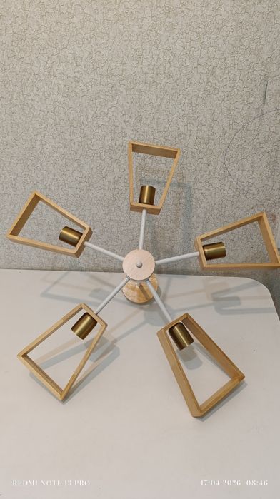 Люстра в отличном состоянии