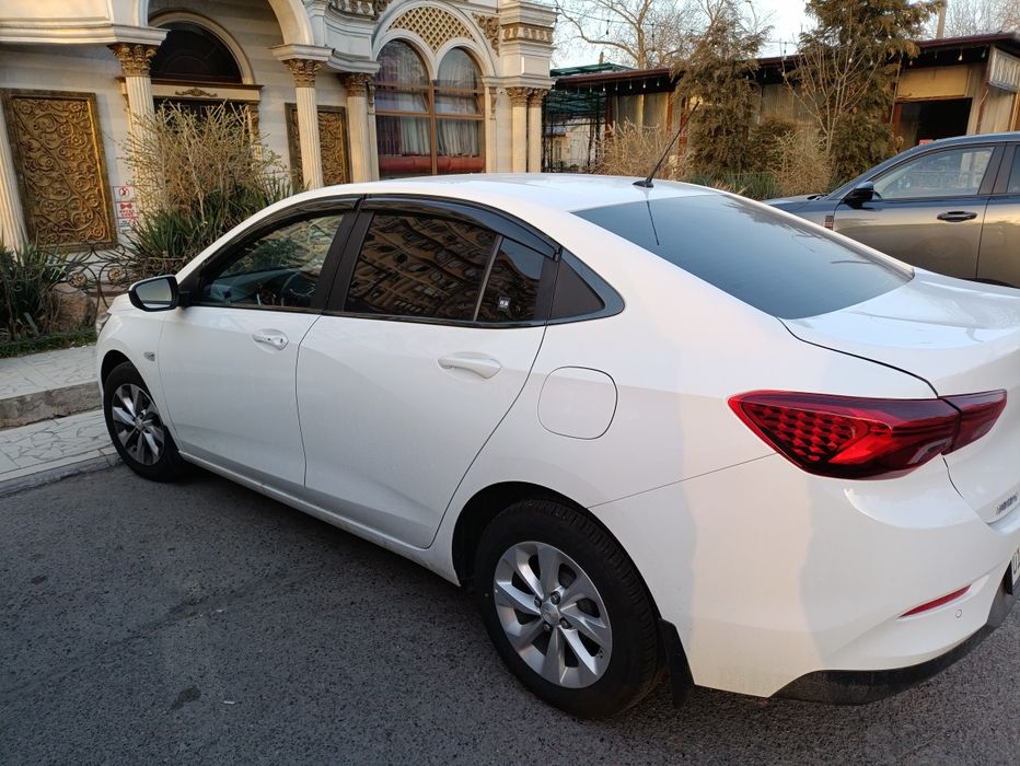 Шевроле Оникс 2024 г