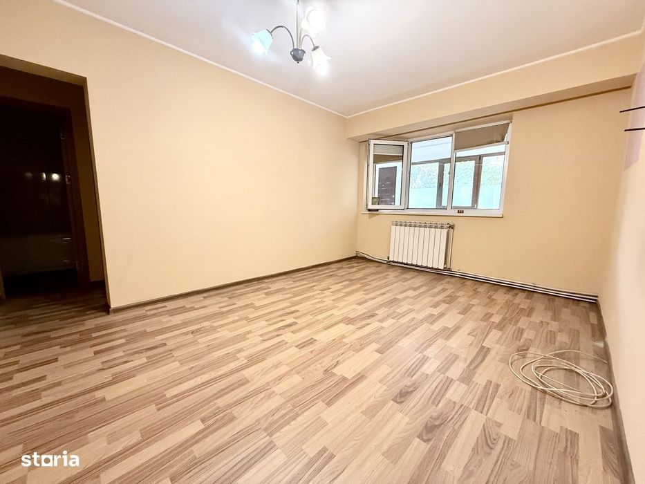 3 camere 75mp Parter zona Garii