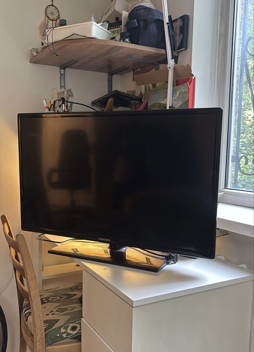 Телевизор Samsung UE32EH4030W
