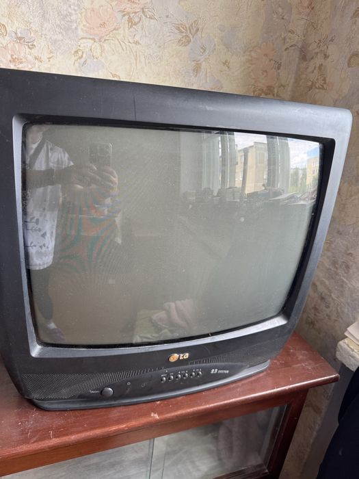 Телевизор LG цветной 51 см с пультом