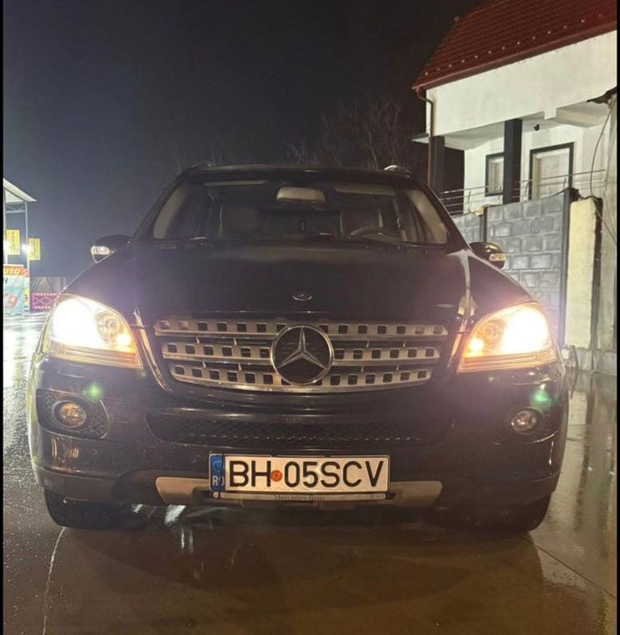 Vând Mercedes ML 3.0 Diesel An 2008 Acte la zi fiscal pe loc