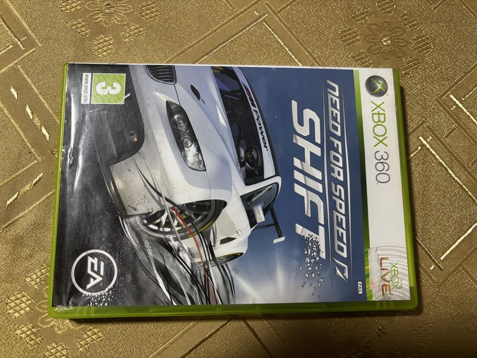 Xbox One S citiți descrierea