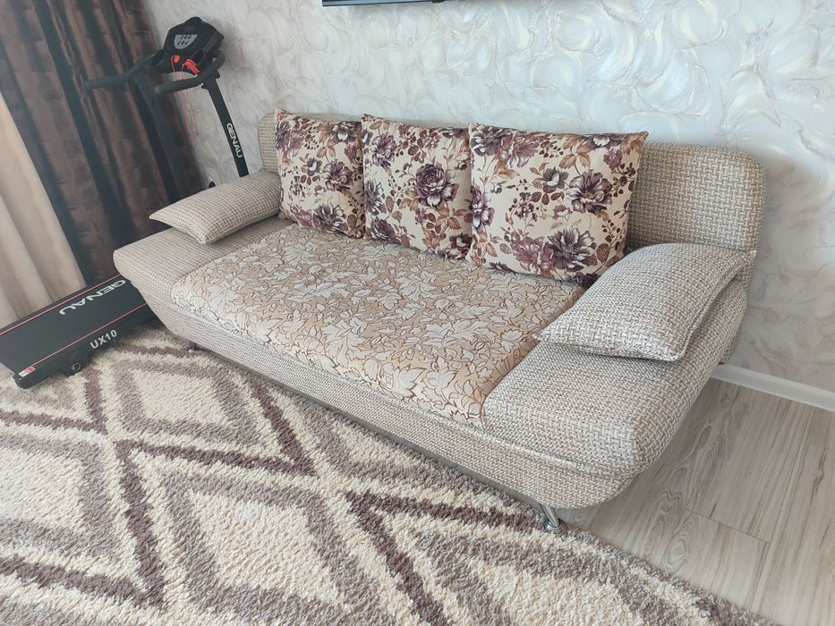 Срочно продам диван