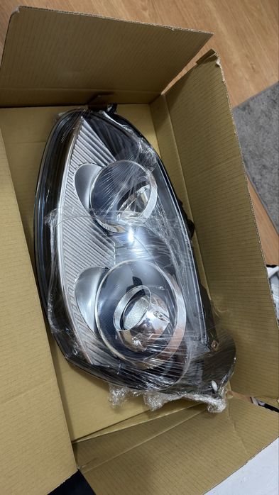 Vand faruri golf 5 cu xenon