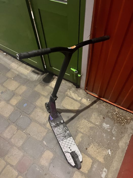 Продаю трюковой самокат кастом