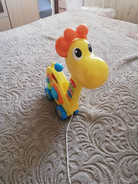 Жираф 2 в 1 - свиреща играчка за дърпане