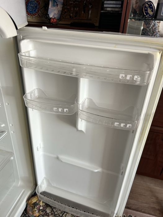 Продам холодильник