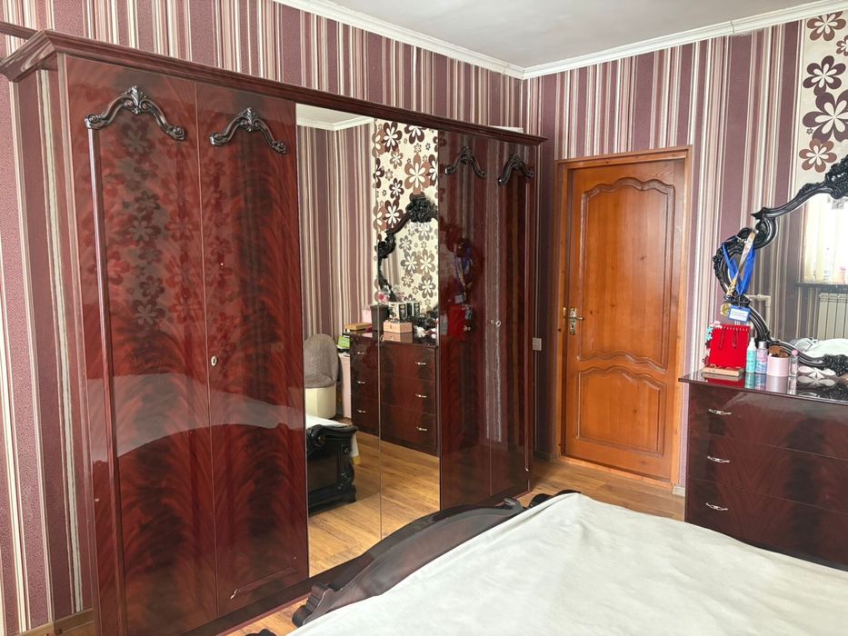 Продам спальный гарнитур