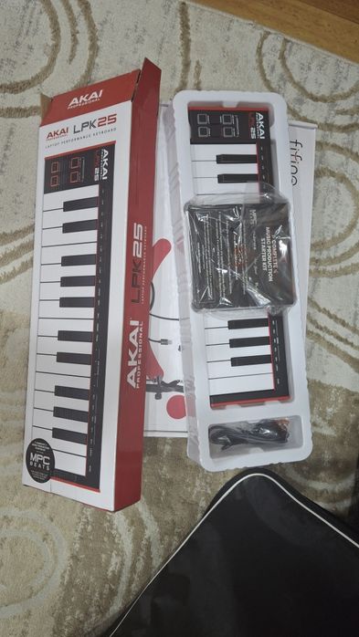 Миди клавиатура Akai