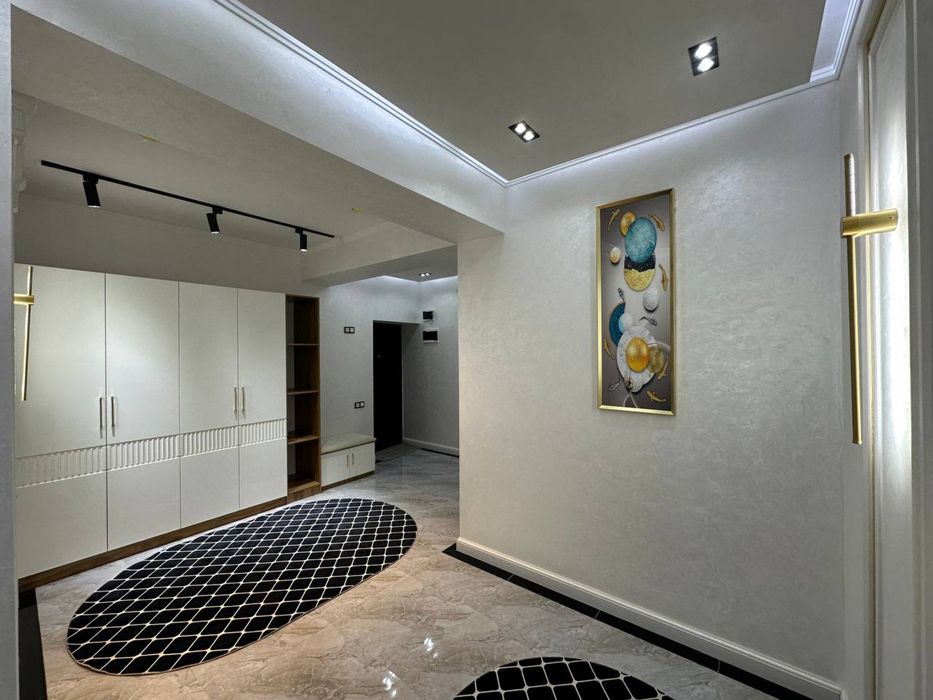 Продаётся 3-комнатная квартира в новостройке.