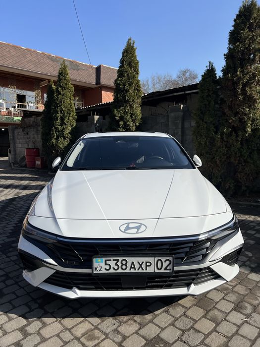 Hyundai Elantra 2023