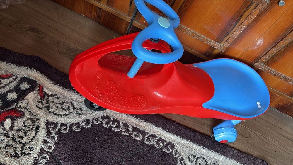 Vând masinuta 5 roti