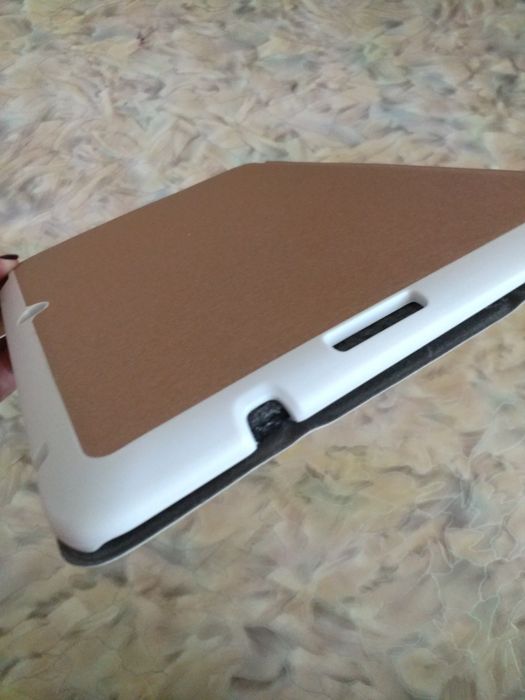 Продам магнитный чехол на планшет Asus103c