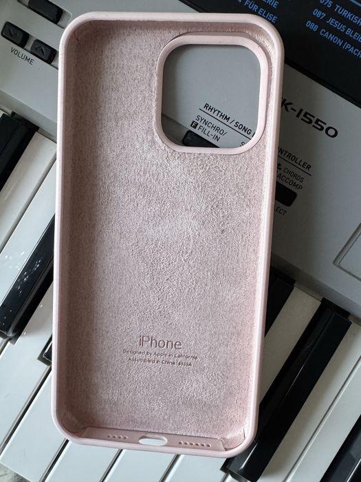 продам чехол айфон 15 про макс