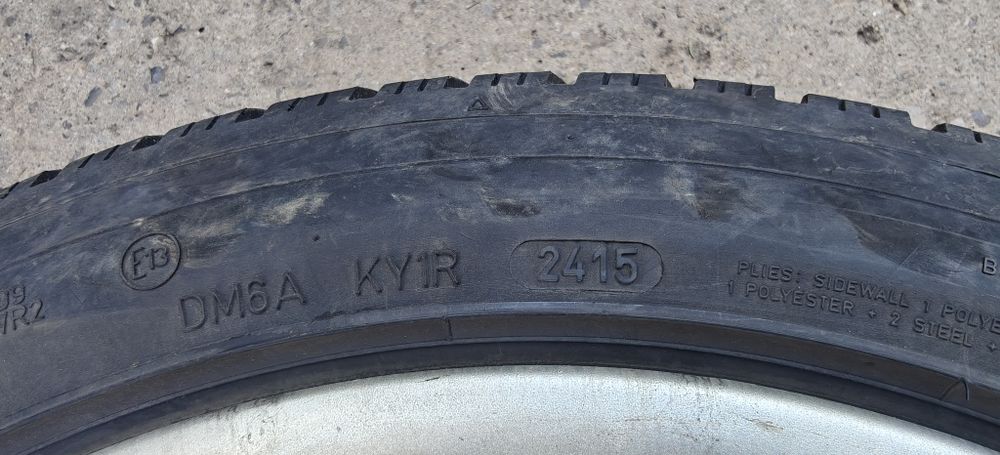 215 50 17 Dunlop winter sport 5
