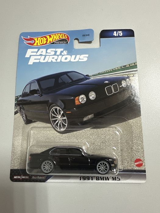 Hot Wheels Premium Mercedes-Benz 500 E