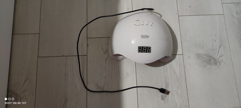 Нова Ув лампа за гел лак