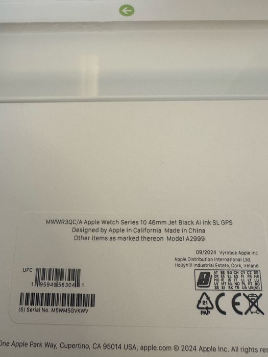 Apple Watch Series 10 – 46mm GPS (Jet Black) + Milanese Loop