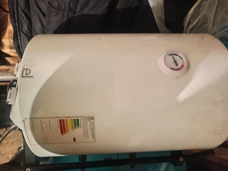 Продам водонагреватель новый