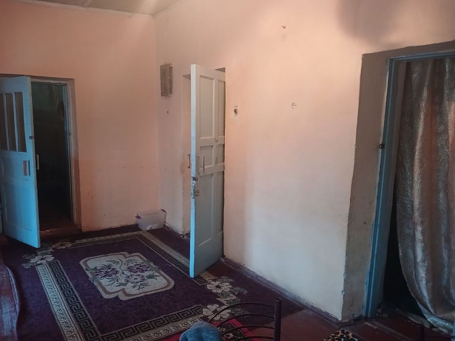 Урта чирчик Корасувда срочно ховли уй сотилади