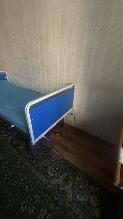 Медецинская кровать