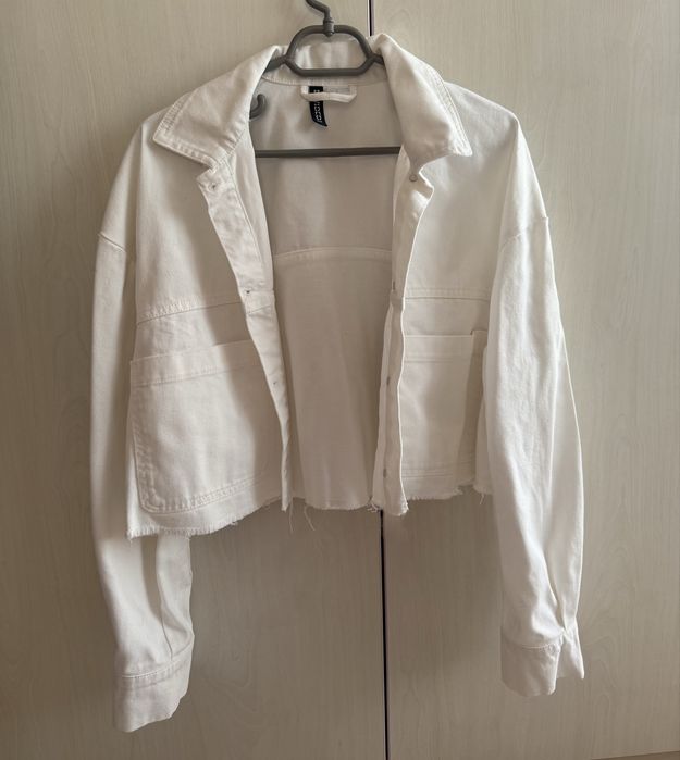 Бяло дънково яке от H&M