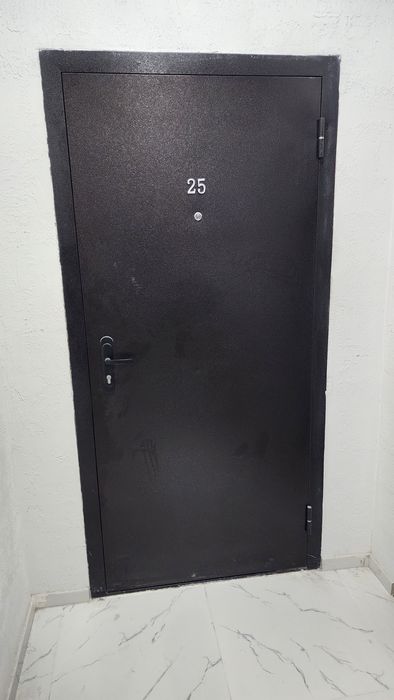 Дверь входная 106х215