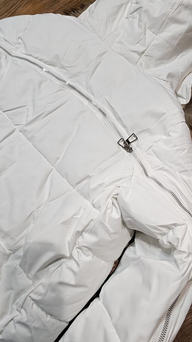 Бяло зимно яке за жени