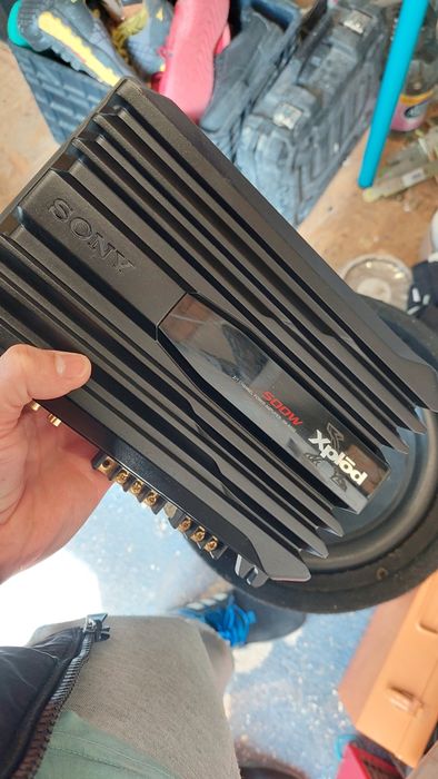 Subwoofer Magnat și amplificator Sony Xpload ptr masina