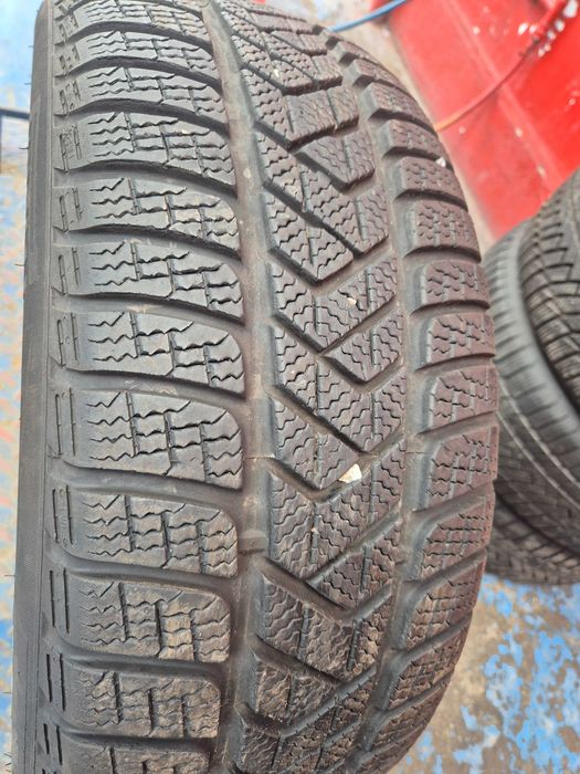 1 Anvelopa M+S IARNA - 225/45/18 95H - Pirelli - CA UNA NOUA - DOT 2024 !
