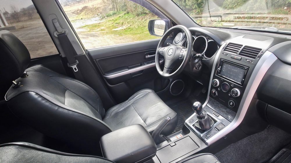 Suzuki Grand Vitara x30 4x4 navi trapa full