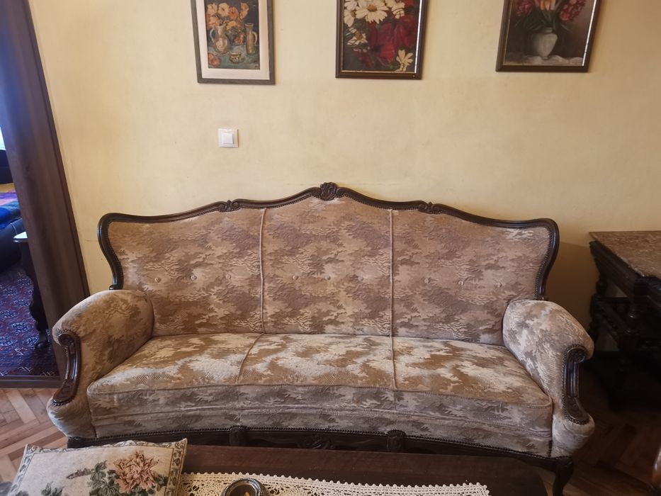 Старинно канапе масивно дърво