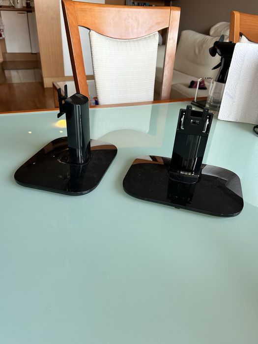 Стойка за момитор