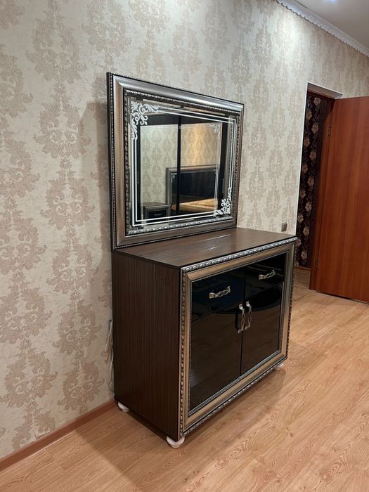 Спальный гарнитур , прихожая , холодильник