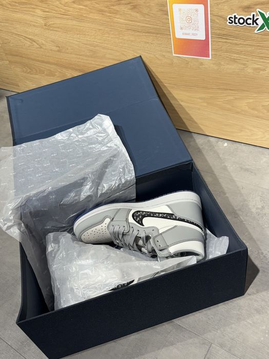 Air Jordan 1 Retro High Dior , Stoc limitat