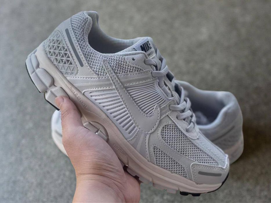 Кроссовки оптом с фабрик напрямую