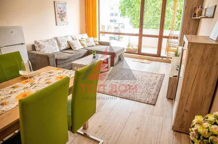 Дава се под наем Двустаен апартамент в Варна, Цветен квартал - 65 кв.м за 612 € - Снимка #1