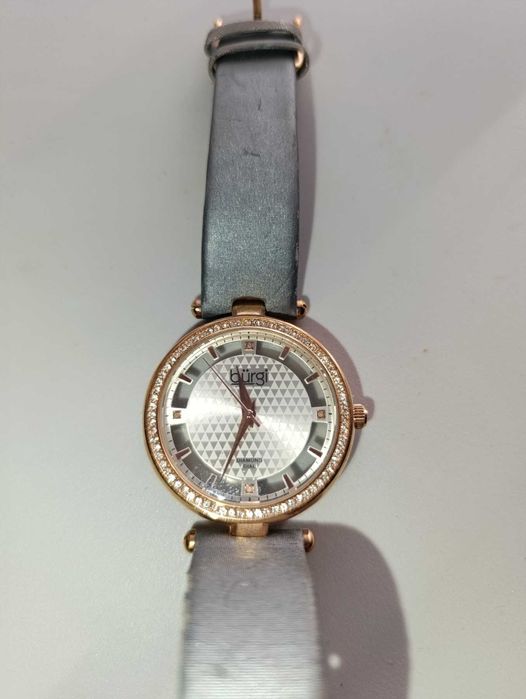 Продавам 2 женски часовници - Charles Delon и Burgi